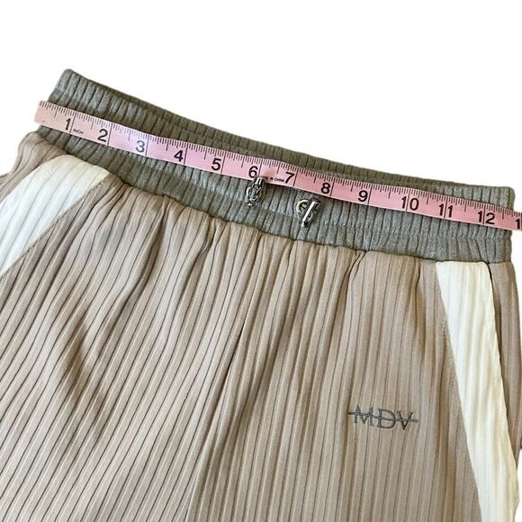 EUC Maniere De Voir Tonal Ribbed Colorblock Knit Shorts Size UK 8 US Small - Picture 5 of 11